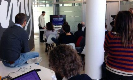 Presentazione di unione ciechi in Tangible