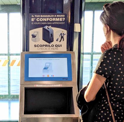 Totem in aeroporto di Bologna